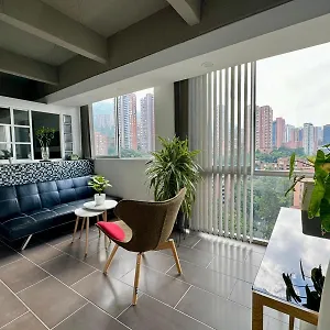 confortable-apartamento-poblado-medelln.colombiamedellinhotels.com/